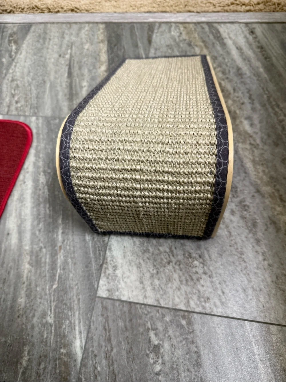 Neutral Sisal Cat Scratcher Ramp